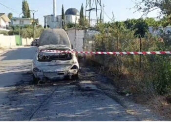 Digjet gjatë ecjes një makinë në Thumanë, dyshimet e para