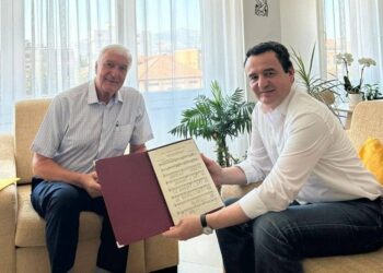 Kryeministri Albin Kurti vjen në Shkodër dhe takon kompozitorin e himnit mbarëshqiptar “Xhamadani Vija-Vija”