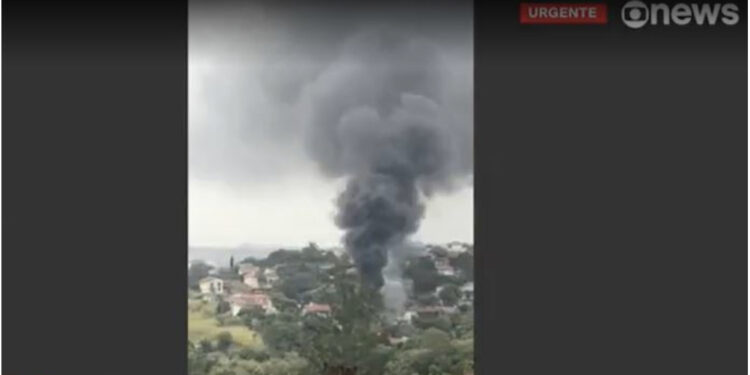 Rrëzohet avioni me 58 pasagjerë 4 anëtarë të ekuipazhit në bord