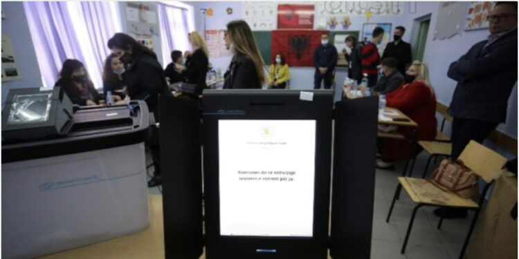 Kompania e votimit elektronik në Shqipëri akuzohet për manipulim me zgjedhjet në SHBA