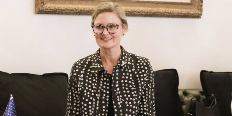 E Ngarkuara me Punë e SHBA mesazh në gjuhën shqipe, Nancy VanHorn: Mbështes Shqipërinë në rrugën e integrimit europian