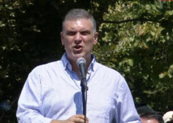 Protesta para bashkisë/ Blushi: Vendi i Veliajt është qelia