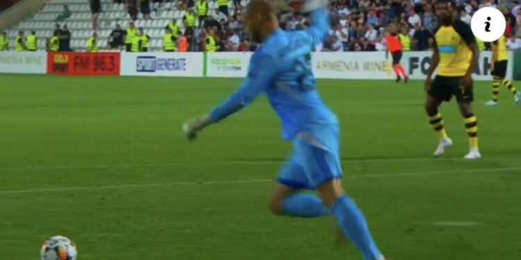 VIDEO/ Strakosha portier idiot lë nam me AEK, portieri kundërshtar i shënon gol nga 100 metra largësi