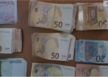 Fshehu mijëra euro në makinë, procedohet italiani