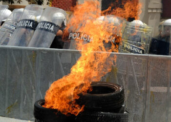 Protesta para bashkisë, policia bllokon disa segmente rrugore