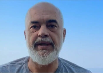 Kryeministri Rama nis pushimet në Dhërmi, shpall sezonin turistik të suksesshëm