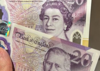 Paundi britanik pëson rënie, këmbimi valutor 2 gusht 2024