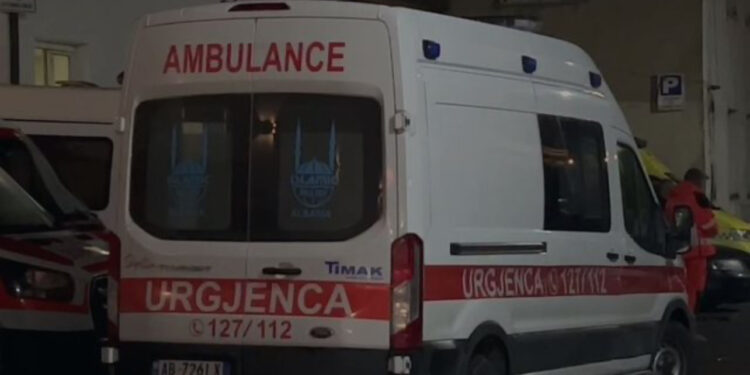 E rëndë në Elbasan! Punonjësi i një firme ndërtimi bie nga godina e një pallati, detajet e para!