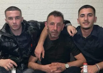 U plagos rëndë me armë zjarri, ndërron jetë edhe 20-vjeçari pas babait