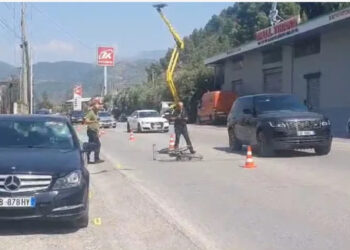 Aksident i rëndë në aksin Elbasan-Librazhd, drejtuesi i biçikletës në gjendje të rëndë