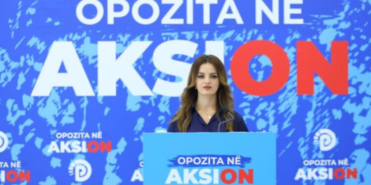 PD solidarizohet me banorët e Thumanës kundër bllokimit të rrugës kombëtare