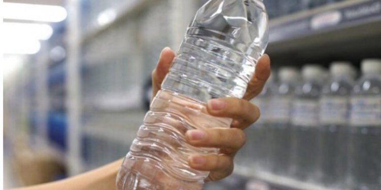 Kujdes nga uji i ambalazhuar, mund të kontaminohet për shkak të temperaturave të larta