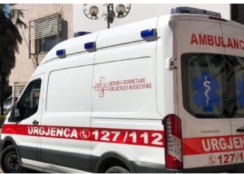 Humbet kontrollin e motorit, i moshuari përfundon në spital në Shkodër