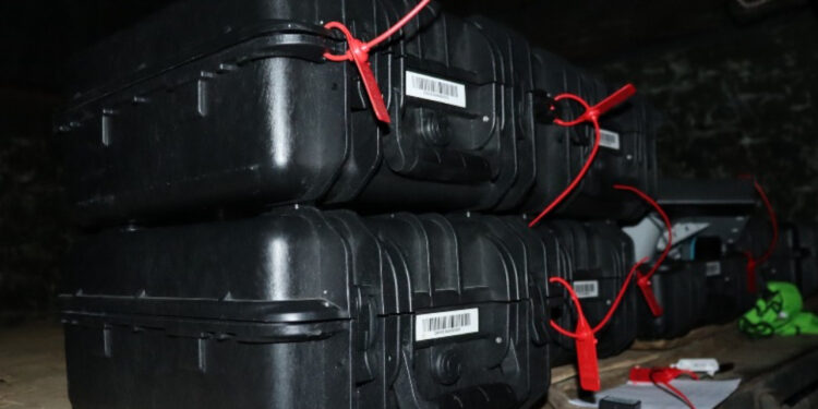 Vazhdon dorëzimi i kutive, ende nuk ka nisur numërimi në Himarë