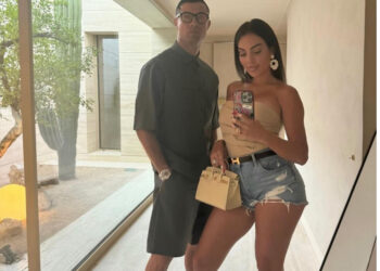 VIDEO/ Partnerja e Ronaldos zbulon jetën e luksit me futbollistin: Ja kush i hap dhe e mbyll derën e makinës