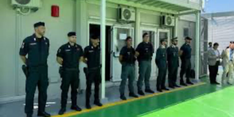 “Shmangni flirtimet me gratë shqiptare”, Meleoni me rregullore të rreptë për policët italianë në qendrat e mikpritjes në Lezhë