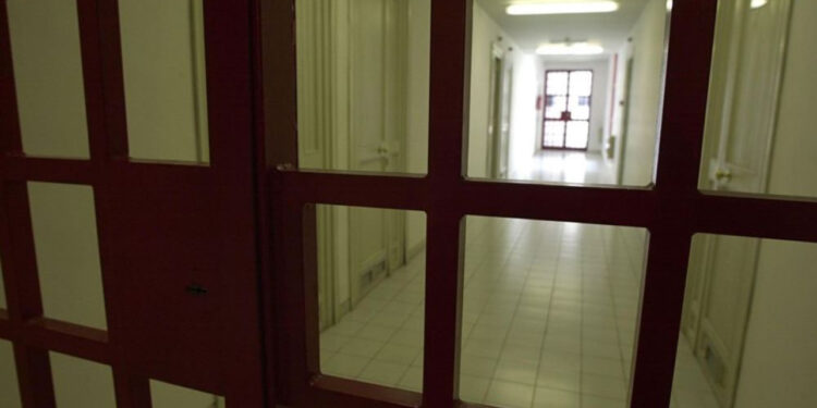 E rëndë në Itali, 55-vjeçari shqiptar i jep fund jetës duke u vetëvarur në qelinë e burgut