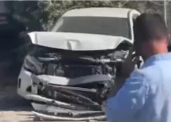 Aksident i rëndë në Dhërmi/ Shoferi hidhet nga kamioni pasi nuk i funksiononin frenat, përplas tre makina