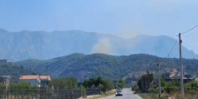 Zjarr masiv në Krujë, kërkohet ndërhyrja urgjente nga ajri