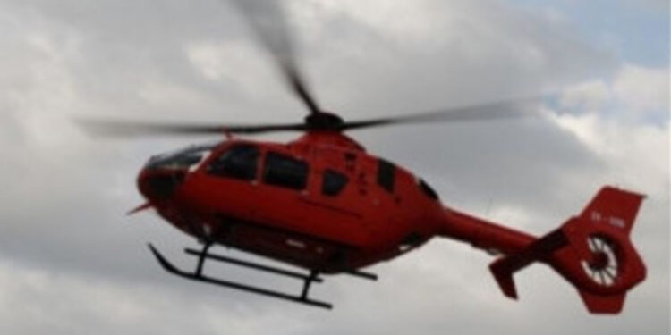 EMRI/ Mjeku i QSUT hyri për tu larë në lumin Bunë dhe dëmtohet fizikisht, transportohet me helikopter drejt Traumës