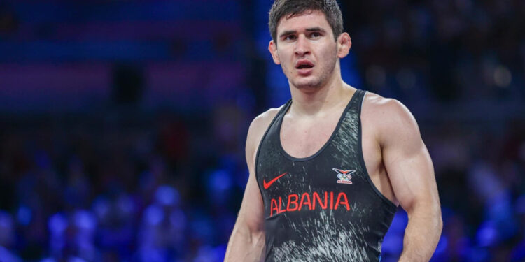 Ja kush është rusi Chermen Valiev, fituesi i medaljes së parë Olimpike për Shqipërinë