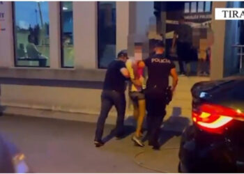 EMRAT/ Morën peng dhe e kanosin për dhënie pasurie, arrestohen dy persona