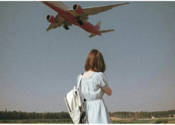 Pesë rroba dhe aksesorë që nuk duhet t’i vishni kurrë në një fluturim