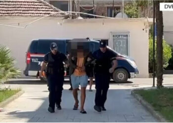 Himarë/ Shisnin kokainë dhe kanabis në tabakino, arrestohet pronari dhe shitësi