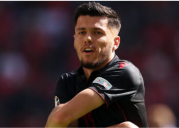 Mirlind Daku në lidhje dashurie, kush është bukuroshja krah tij?