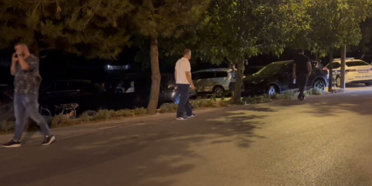 Sherri kush do të kalojë i pari rrugën, lëndohet 43-vjeçari, policia arreston tre persona