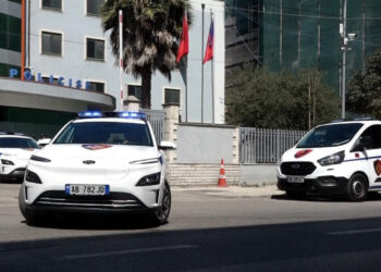 EMRI/Vodhi makinën në Durrës dhe iku me të drejt Elbasanit, arrestohet 29-vjeçari
