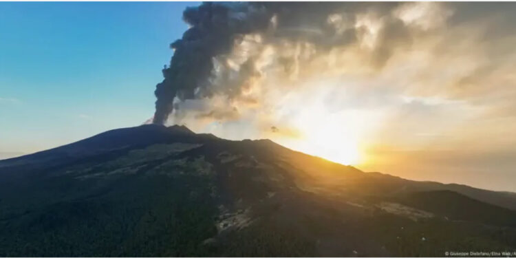 Shpërthen vullkani në malin Etna të Siçilisë, mbyllet aeroporti i Katanias