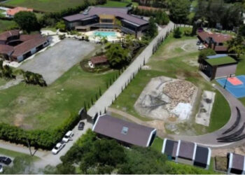 Pjesë e klanit “Clan del Golfo” në Kolumbi, arrestohet shqiptari. Çfarë u gjet në vilën super luksoze