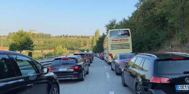 Fluks në Morinë, ja sa persona dhe makina kanë hyr dhe dal nga Shqipëria