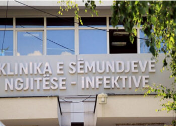 Vdesin dy pacientë të prekur nga COVID-19 në Kosovë