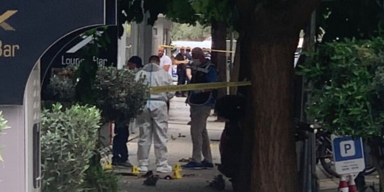 EMRAT/ Zbulohet identiteti i të plagosurit te Komuna e Parisit, autori një efektiv policie