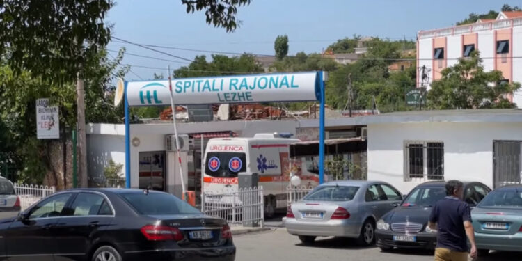 Makina del nga rruga, humb jetën i riu në Lezhë