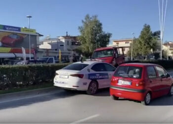 Makina përplas për vdekje kalimtarin, arratiset shoferi