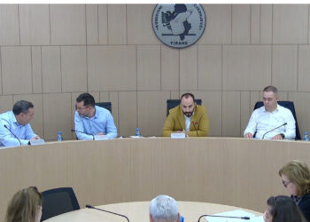 KAS pranon kërkesën e opozitës, hap kutitë për Himarën