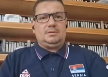 U fut live në emision me bluzën e Serbisë, kërcënohet me jetë gazetari sportiv