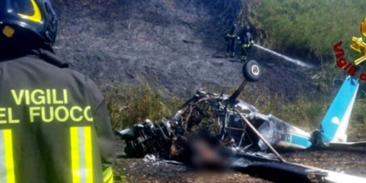 Itali/ Avioni rrëzohet dhe shpërthen në flakë, dy të vdekur