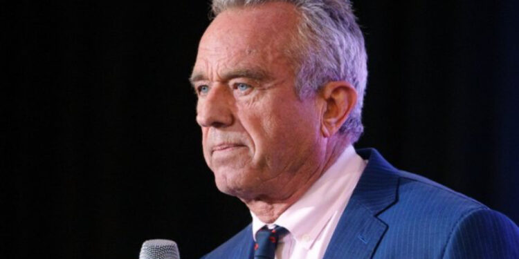 Robert F. Kennedy Jr tërhiqet nga gara presidenciale në Arizona, kërkon një marrëveshje me Trump