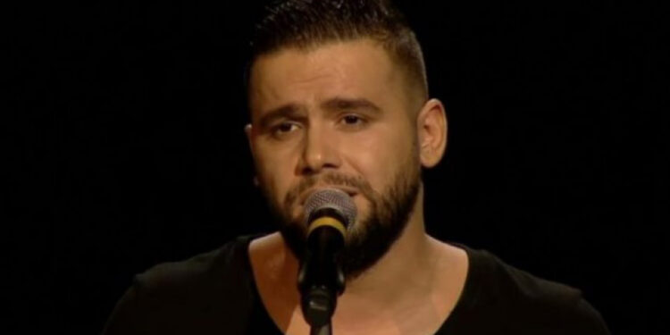 Flori Mumajesi feston sot ditëlindjen, nuk do ta besoni sa vjeç mbush këngëtari