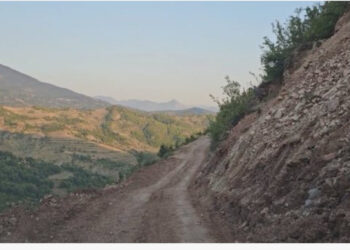 Pa rrugë dhe pa ujë/ Tre dekada pritje, banorët e këtij fshati apel për ndihmë