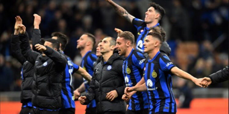 Serie A/ Parma “shtang” Milanin duke i shkaktuar humbjen e parë sezonale, Interi bën detyrën në San Siro