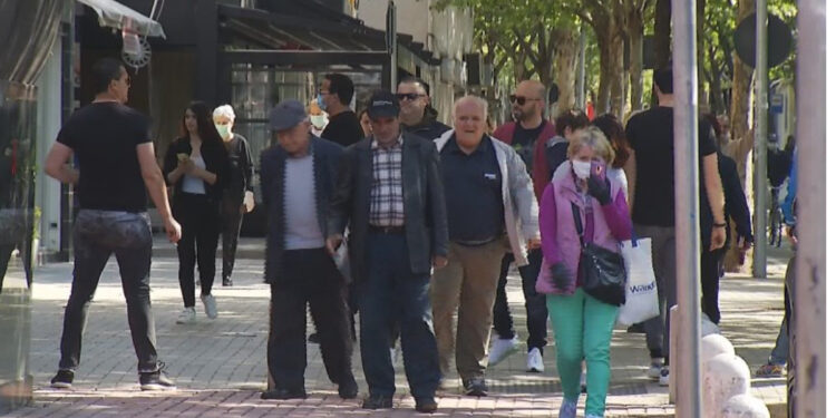 “Shqipëria po vdes”, shifra alarmante/ Në 55 nga 61 bashki, numri i popullsisë pësoi rënie drastike