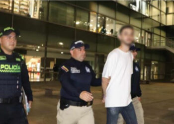 VIDEO/ Momenti kur Admir Tutajt i vihen prangat në Kolumbi, i riu shqiptar anëtar i “Klanit Ballkanik”