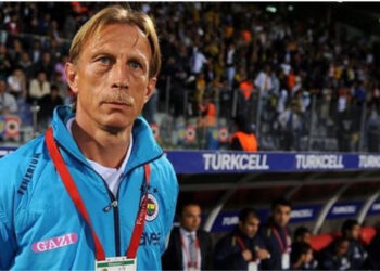 E trishtë/ Humbi betejën me kancerin, ndahet nga jeta trajneri legjendar gjerman