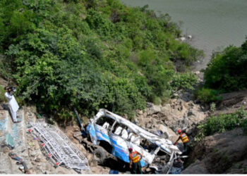 E diela e zezë/ Aksidentohen dy autobuzë të ndryshëm, raportohen dhjetra viktima