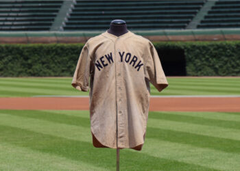 Fanella e legjendës amerikane të bejsbollit shitet për 24 mln dollarë
